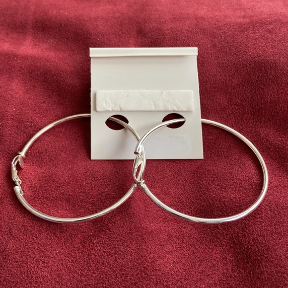 NEW ETIENNE AIGNER Large Hoop Clip Earrings Silver Tone - Picture 4 of 7